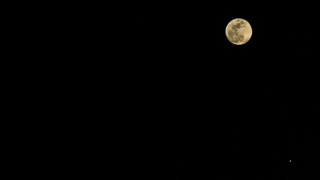 The Moon and Jupiter on October 28, 2023